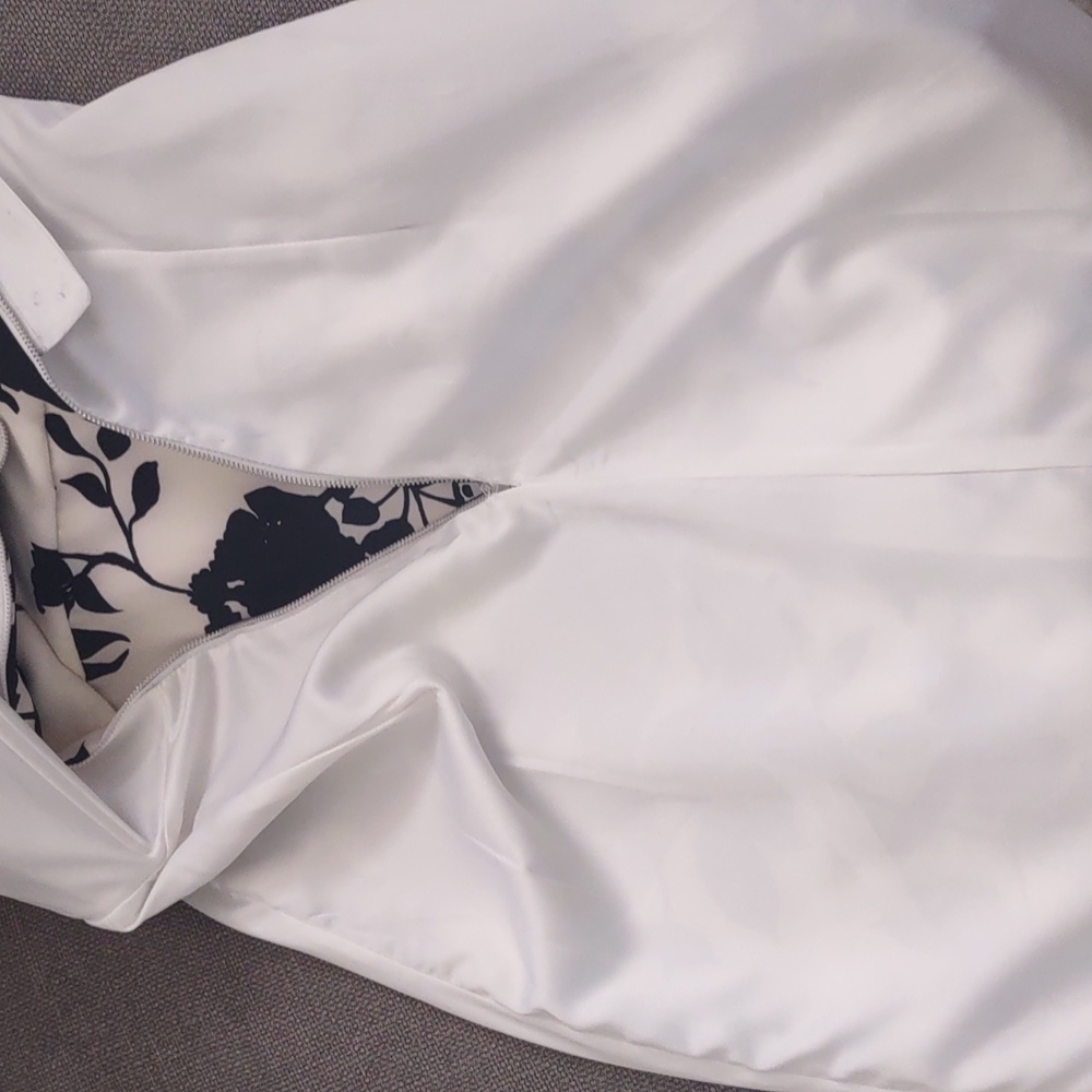 Bardot Black & White Floral Print Off the Shoulder Dress - Size 8 (M) - Picture 11 of 13